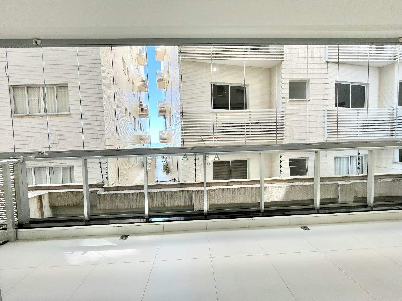 Apartamento à venda no ENSEADA AZUL: Apartamento quarto e sala à venda na Enseada Azul, Guarapari Es.