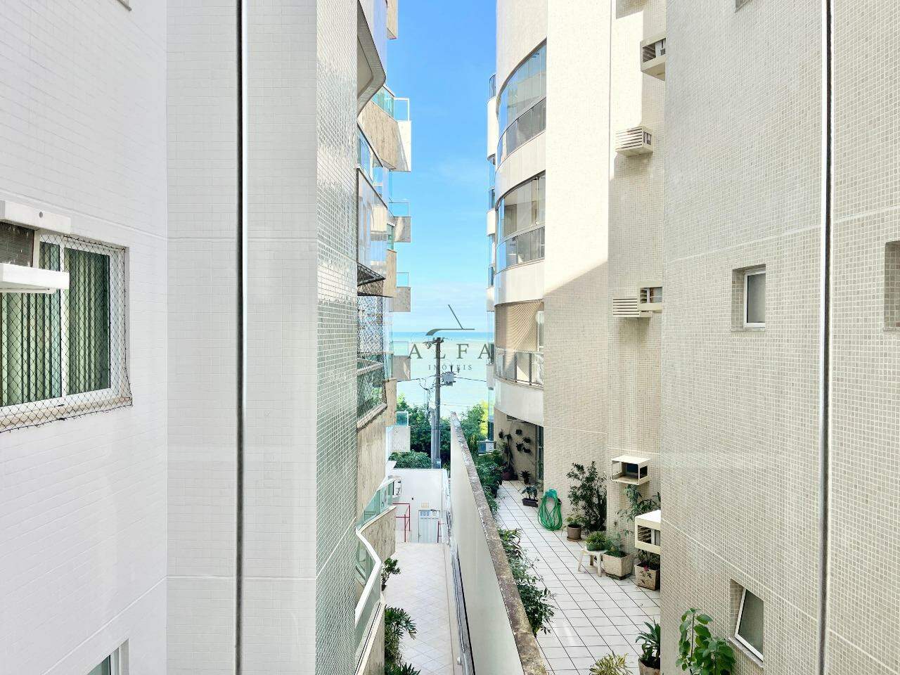 Apartamento à venda no Nova Guarapari: Apartamento de 3 quartos à venda na Enseada Azul, Guarapari Es.