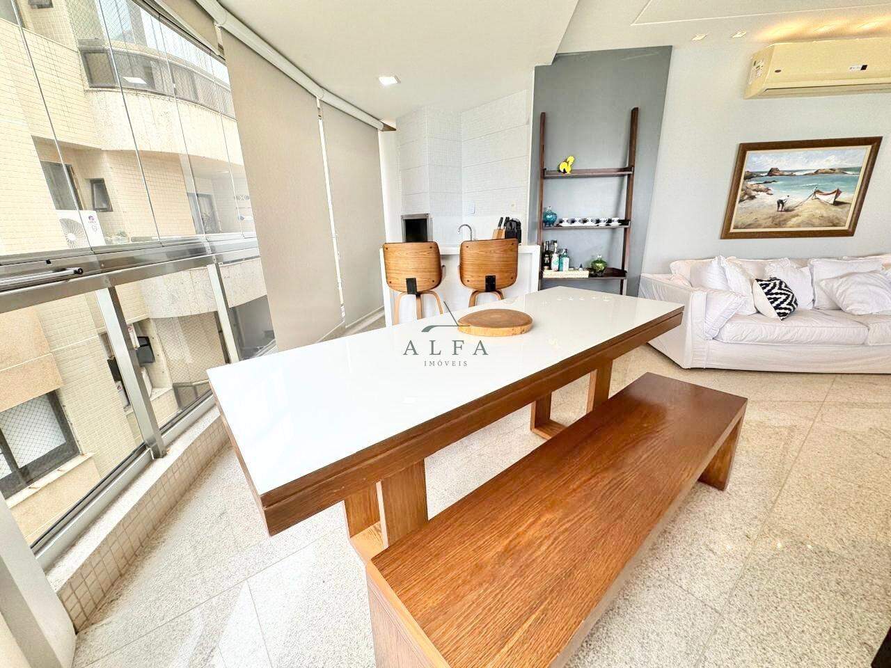 Apartamento à venda no ENSEADA AZUL: Casa de 4 quartos à venda em Nova Guarapari, Guarapari Es.