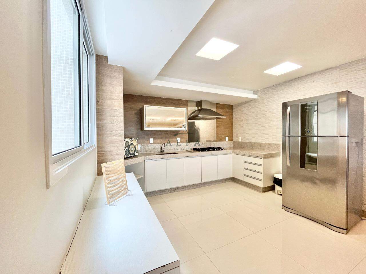 Apartamento à venda no ENSEADA AZUL: Casa de 4 quartos à venda em Nova Guarapari, Guarapari Es.