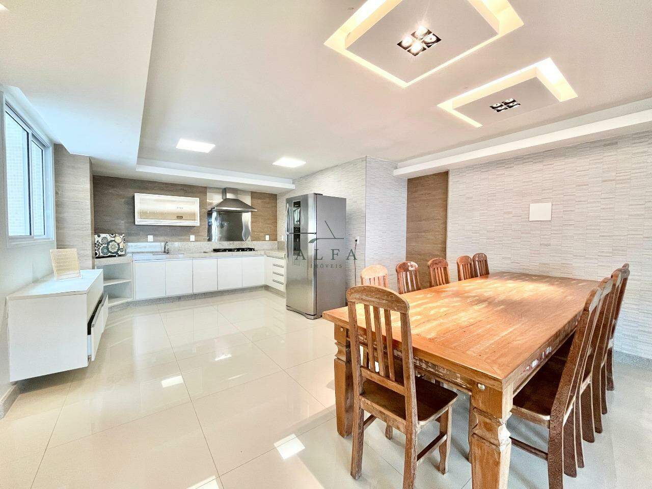 Apartamento à venda no ENSEADA AZUL: Casa de 4 quartos à venda em Nova Guarapari, Guarapari Es.