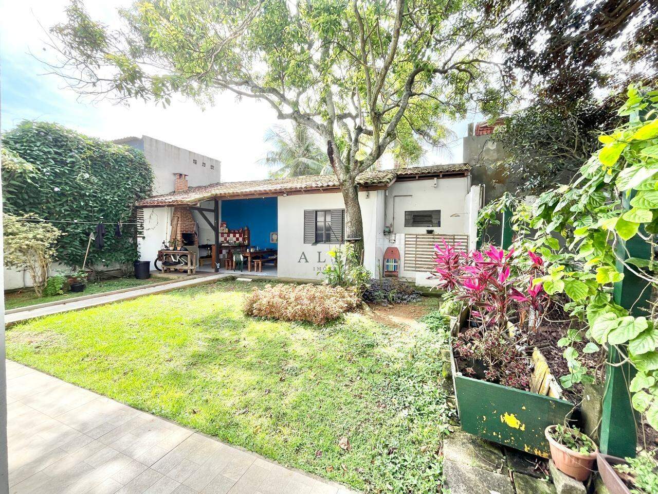 Casa à venda no ENSEADA AZUL: Casa de 3 quartos à venda na Enseada Azul, Guarapari Es.