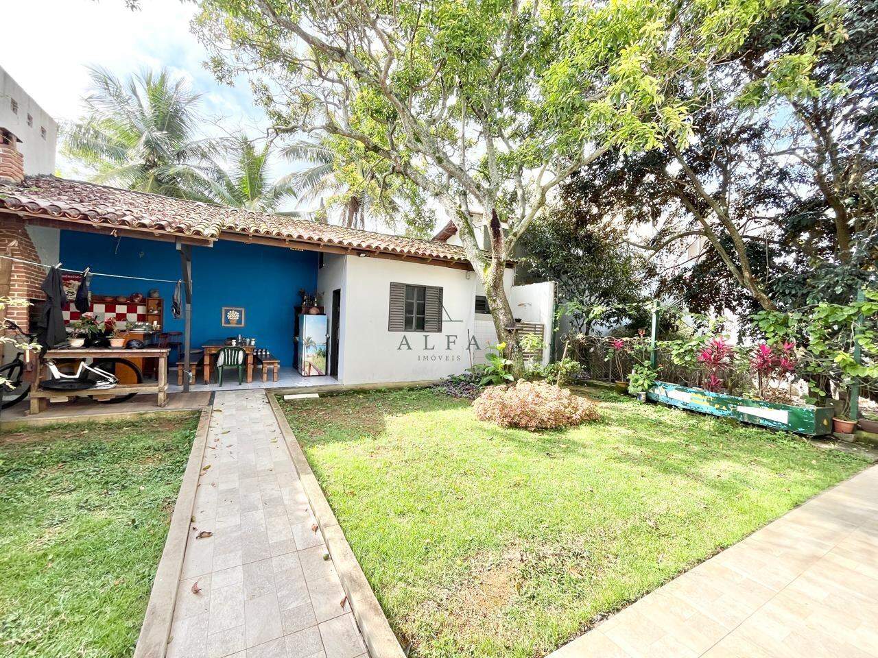 Casa à venda no ENSEADA AZUL: Casa de 3 quartos à venda na Enseada Azul, Guarapari Es.