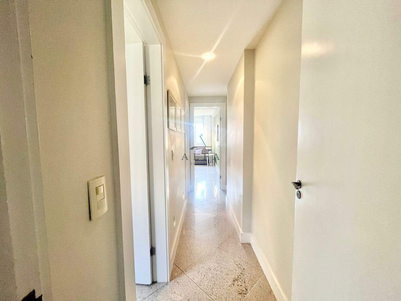 Apartamento à venda no ENSEADA AZUL: Apartamento de 4 quartos à venda na Enseada Azul, Guarapari Es.
