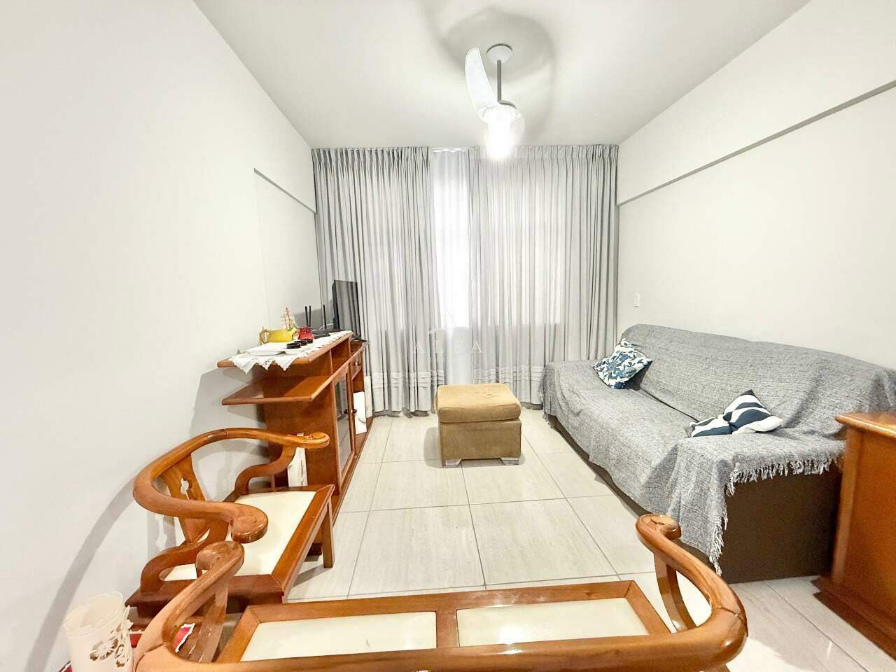Apartamento para aluguel no Centro: Apartamento locaçâo Anual no Centro de Guarapari Es.