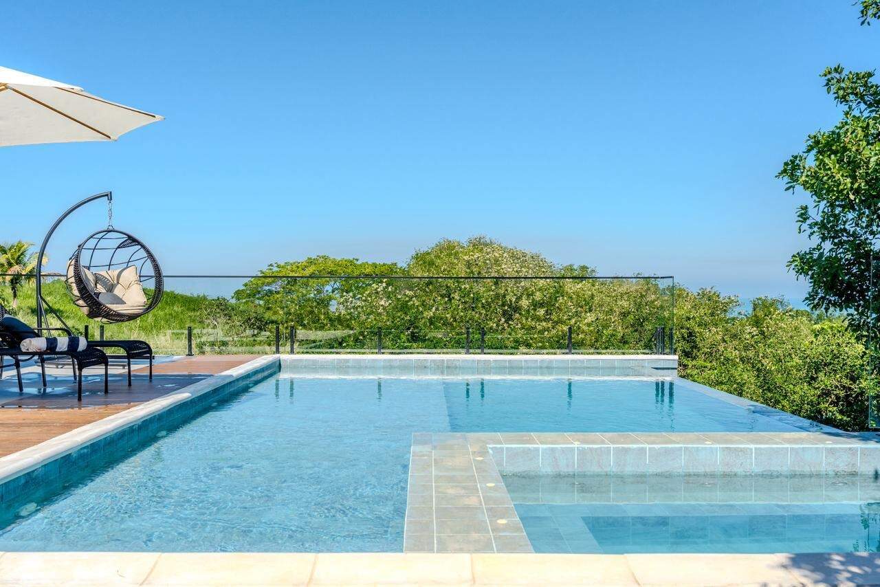 Casa à venda no PRAIA DOS COQUEIROS: Casa Alto padrão à venda em Praia dos Coqueiros Anchieta. Es