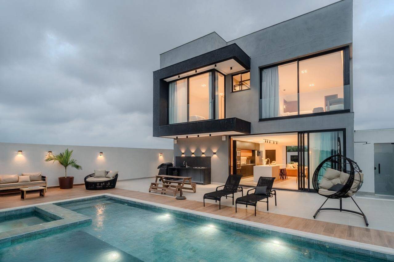 Casa à venda no PRAIA DOS COQUEIROS: Casa Alto padrão à venda em Praia dos Coqueiros Anchieta. Es
