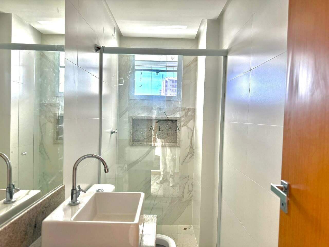 Apartamento à venda no Praia do Morro: Apartamento de 2 quartos à venda na Praia do Morro, Guarapari Es.
