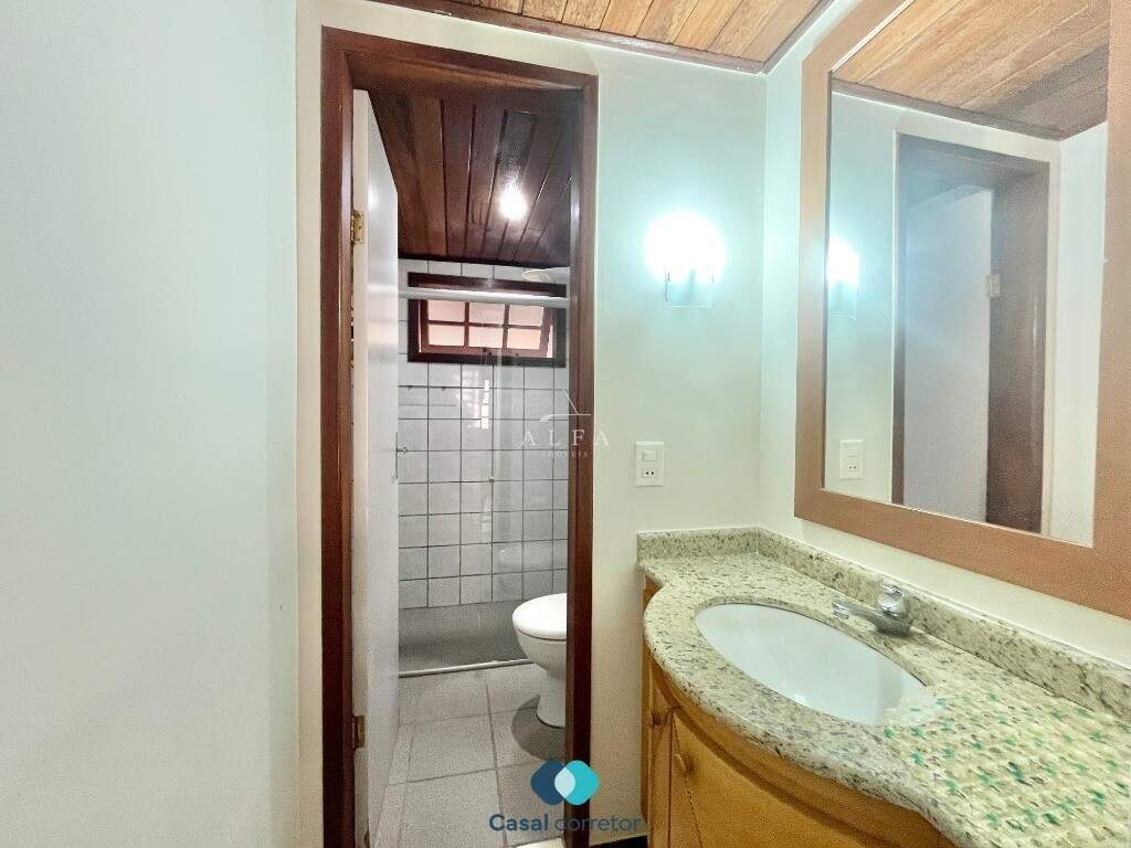 Casa à venda no ENSEADA AZUL: Casa em condomínio à venda na Enseada Azul, Guarapari Es.