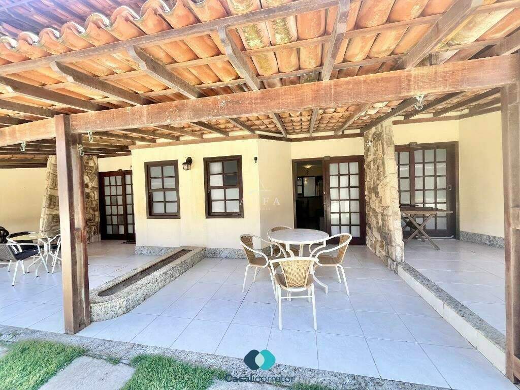 Casa à venda no ENSEADA AZUL: Casa em condomínio à venda na Enseada Azul, Guarapari Es.