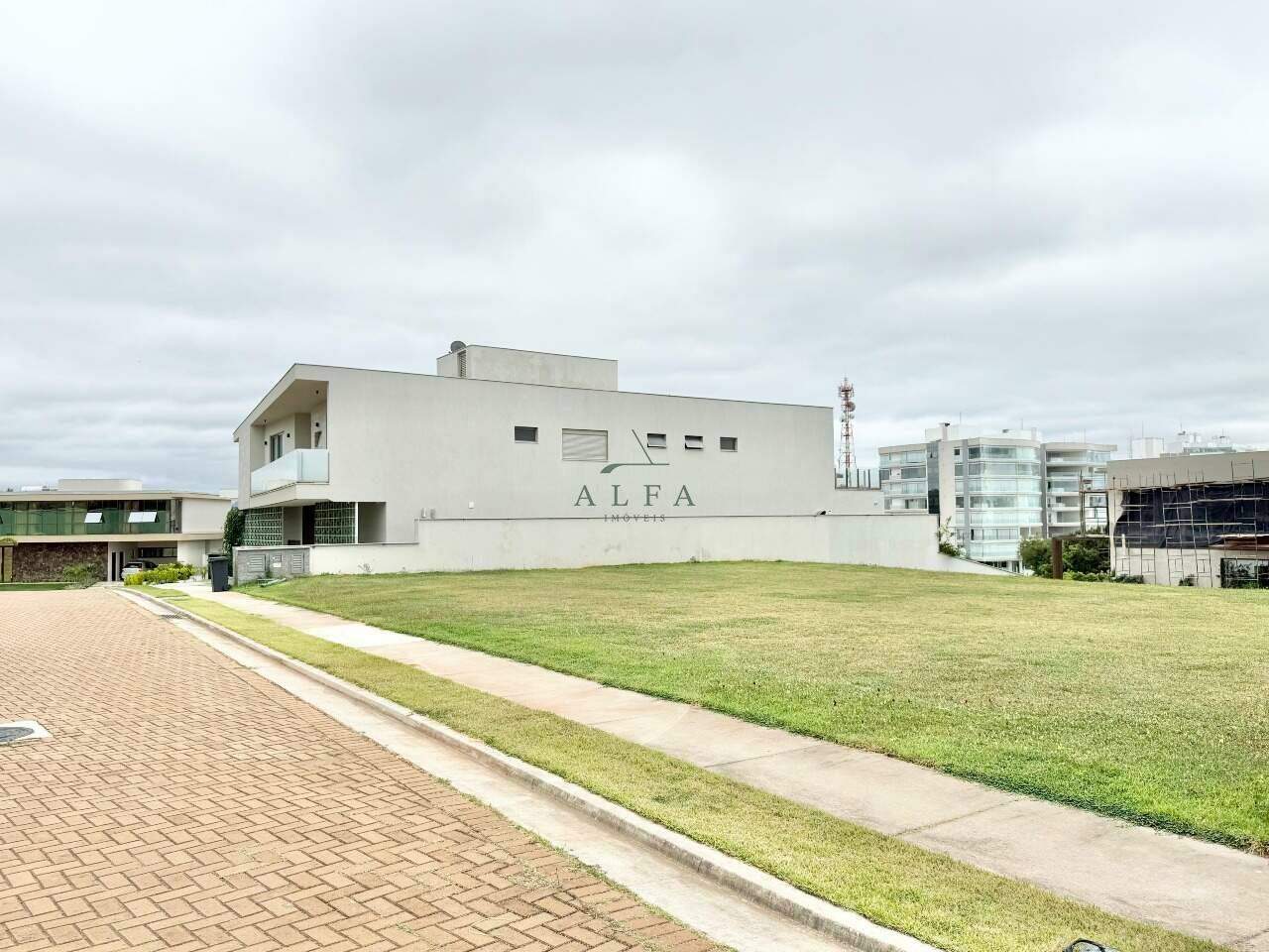 Lote em condomínio à venda no ENSEADA AZUL: 