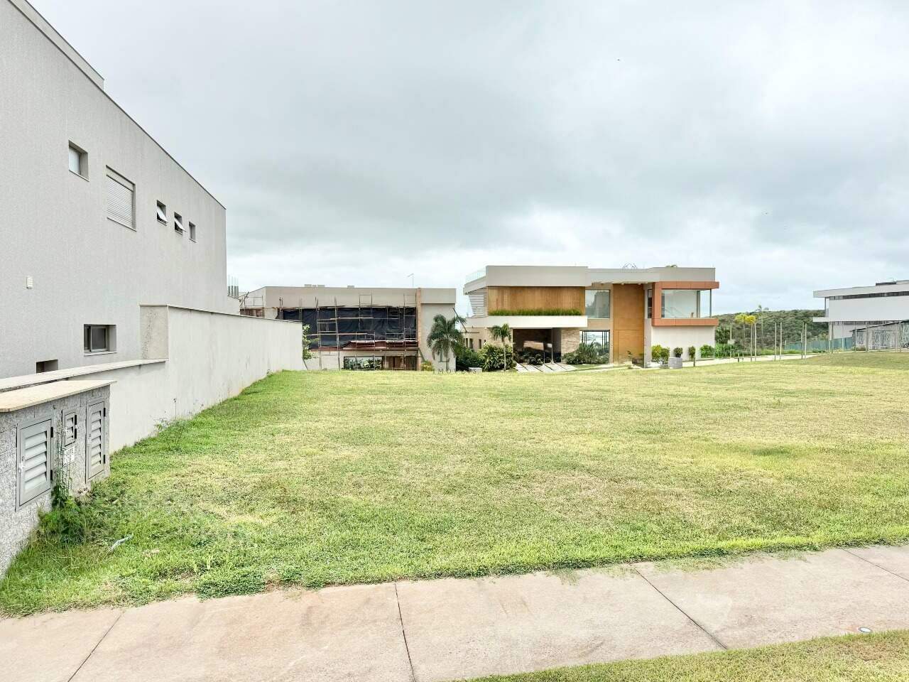 Lote em condomínio à venda no ENSEADA AZUL: 