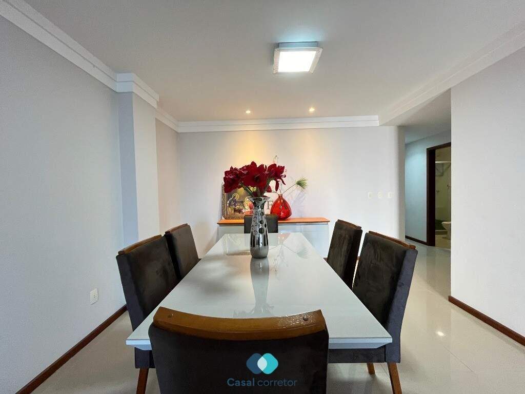 Apartamento à venda no Centro: Cobertura à venda no Centro de Guarapari .