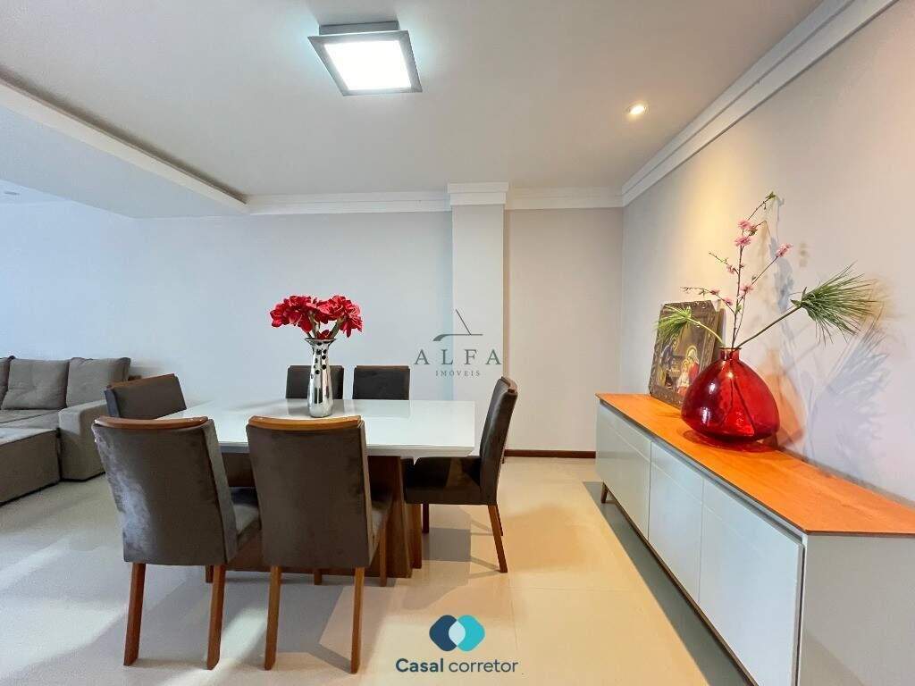 Apartamento à venda no Centro: Cobertura à venda no Centro de Guarapari .