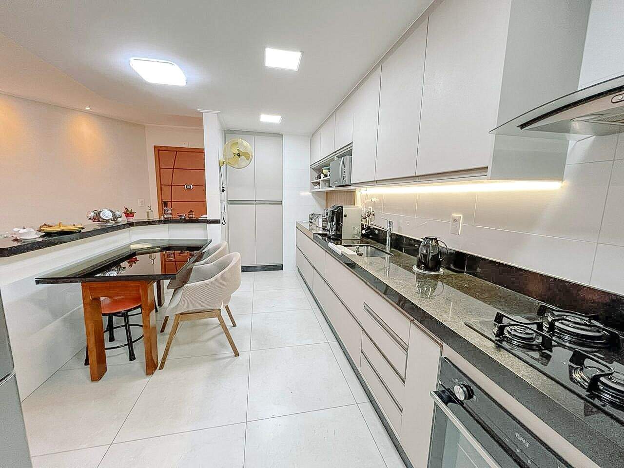 Apartamento à venda no Canto do Forte: 