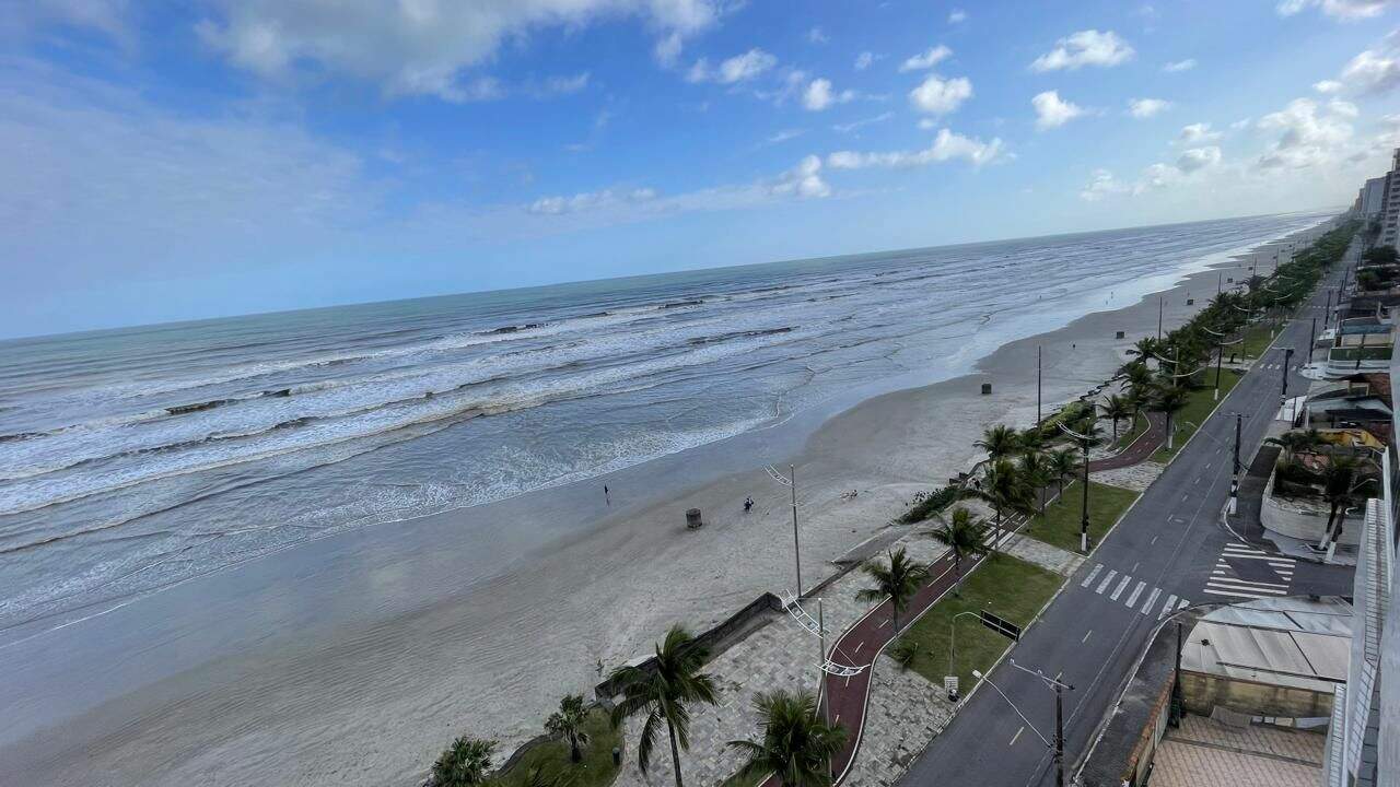 Apartamento à venda no Solemar: 