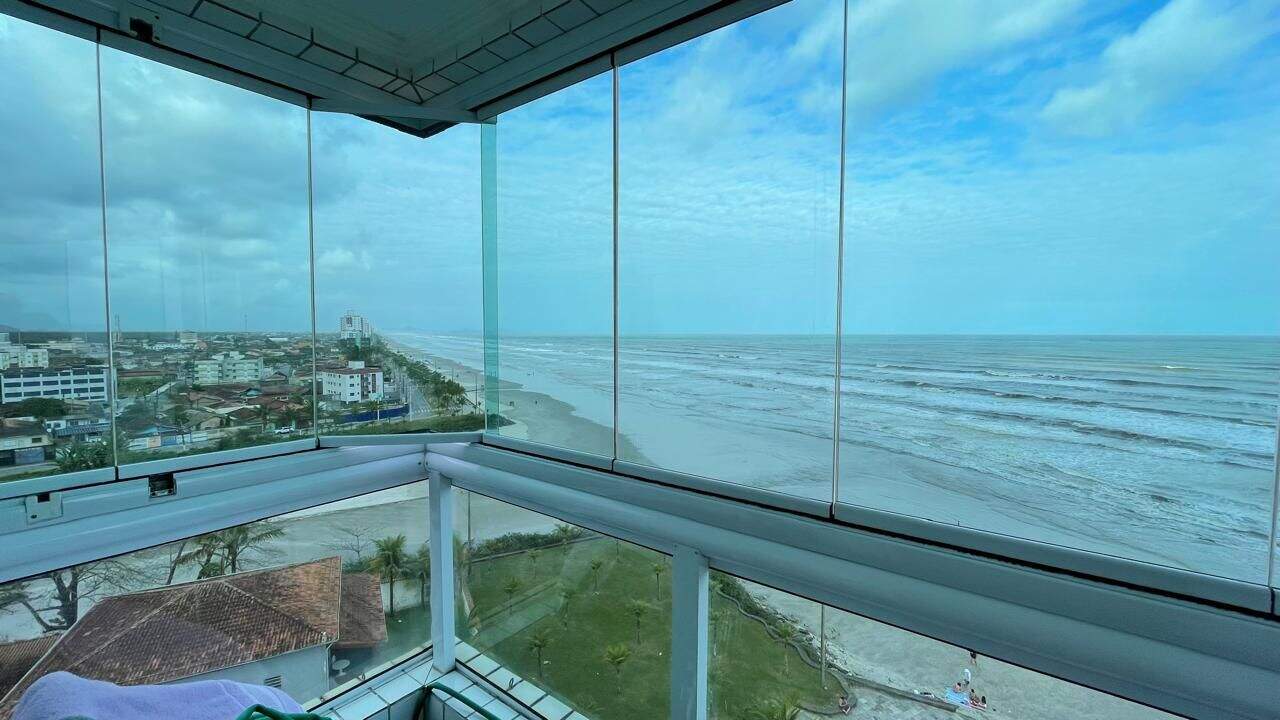 Apartamento à venda no Solemar: 