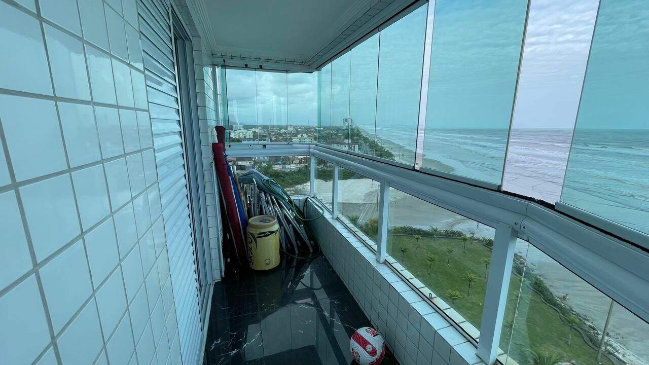Apartamento à venda no Solemar: 