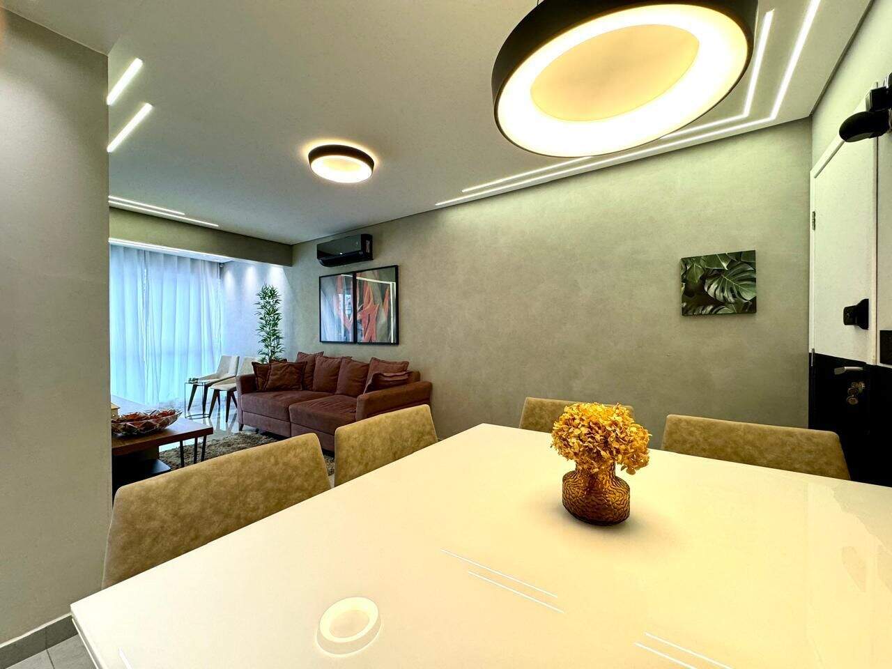 Apartamento à venda no Canto do Forte: 