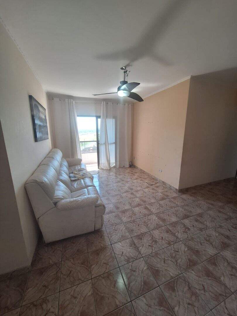 Apartamento à venda no Solemar: 