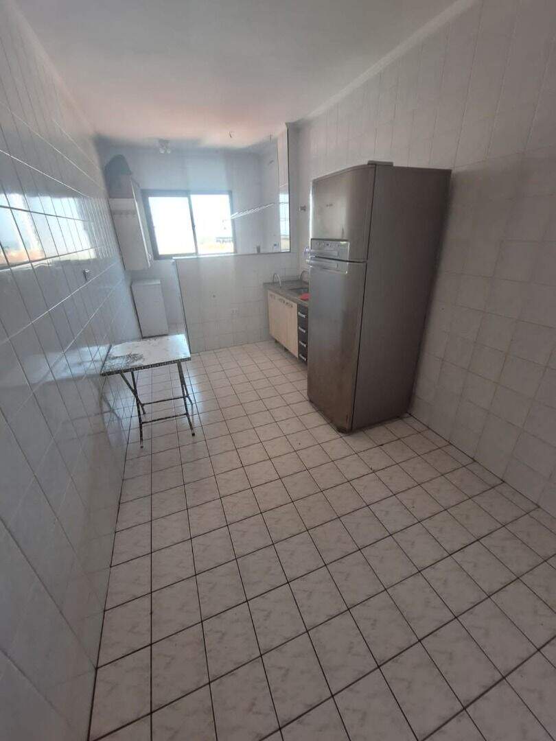 Apartamento à venda no Solemar: 