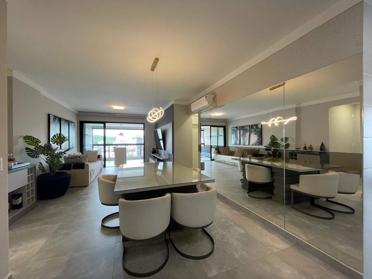 Apartamento à venda no Canto do Forte: 