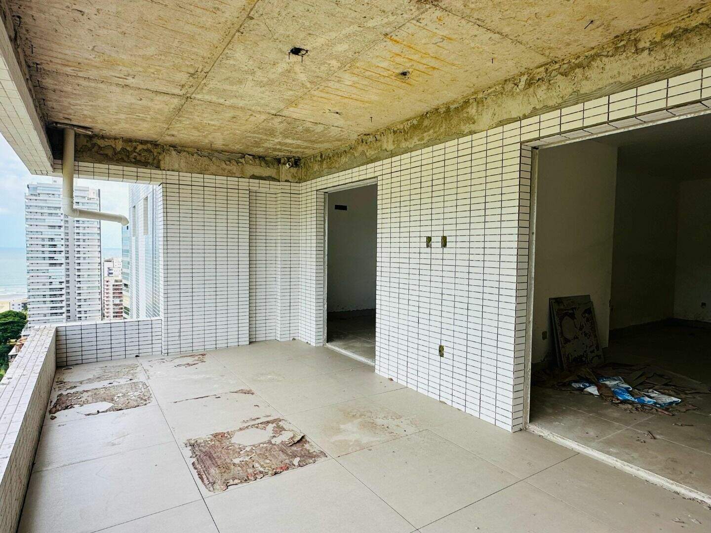 Apartamento à venda no Canto do Forte: 
