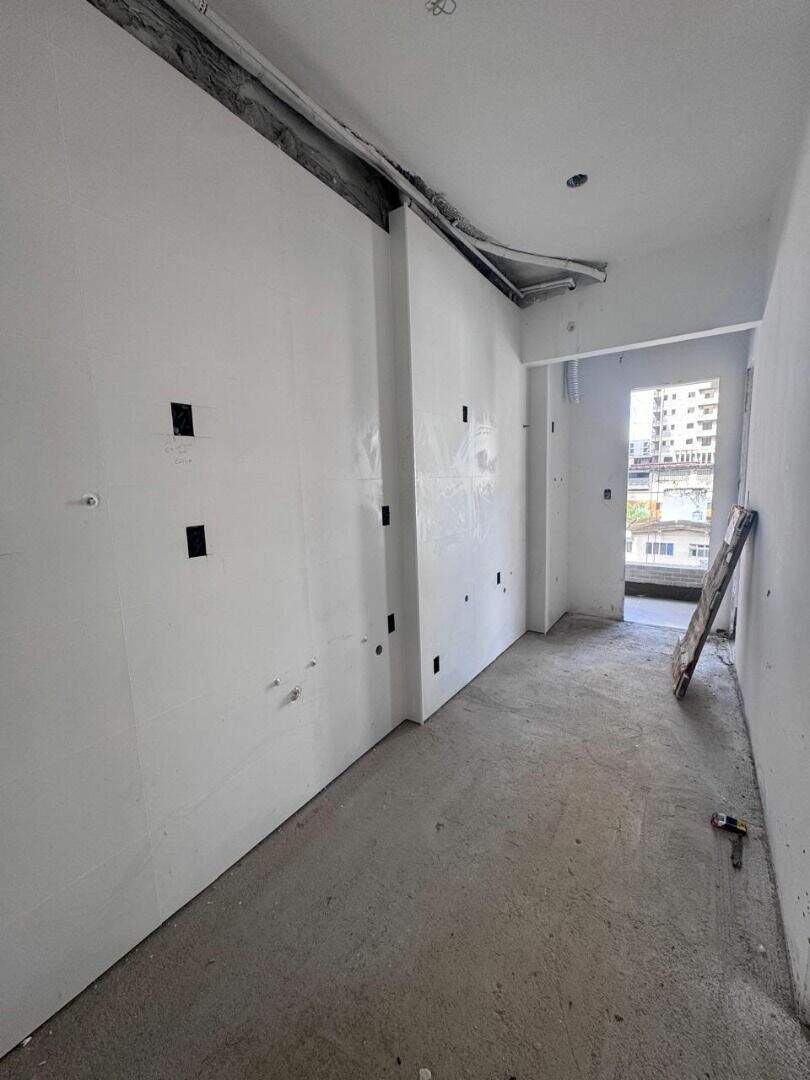 Apartamento à venda no Canto do Forte: 