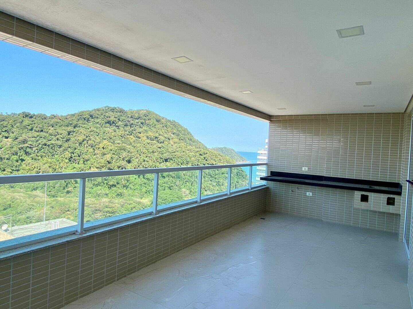 Apartamento à venda no Canto do Forte: 