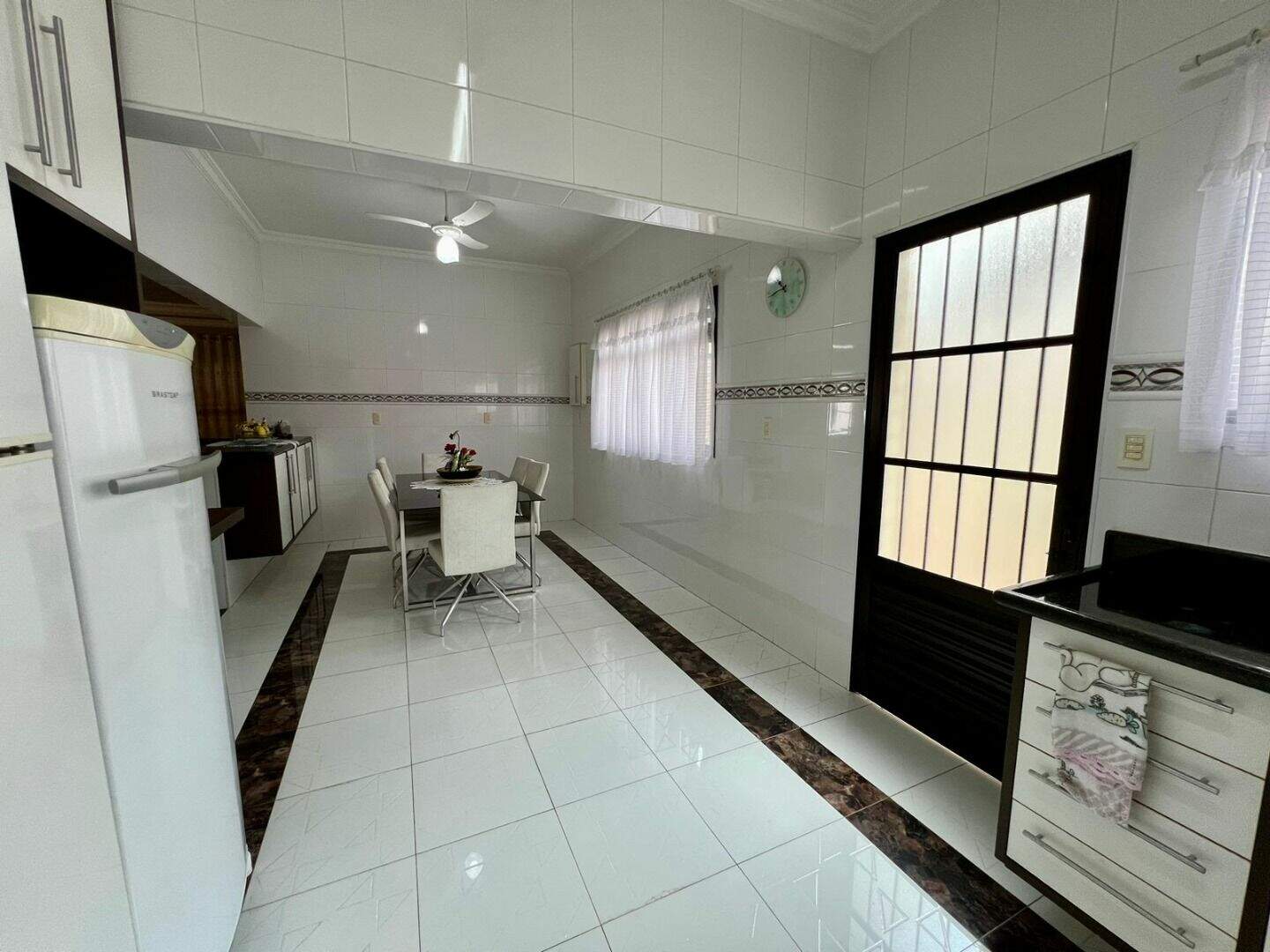 Casa à venda no Canto do Forte: 