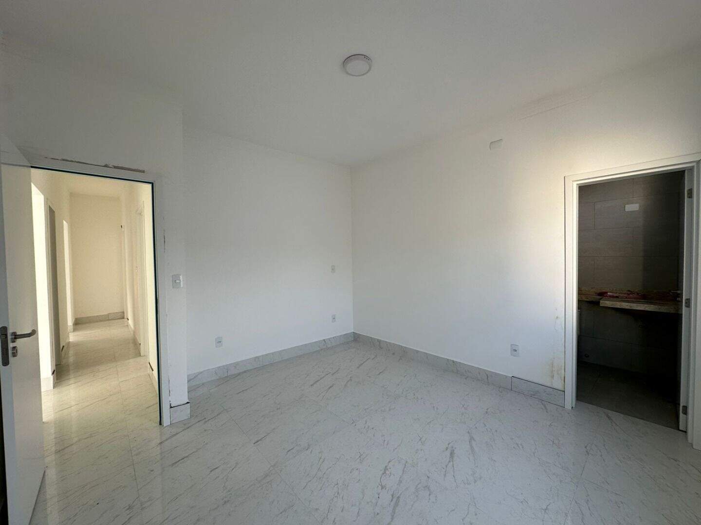 Casa à venda no Caiçara: 