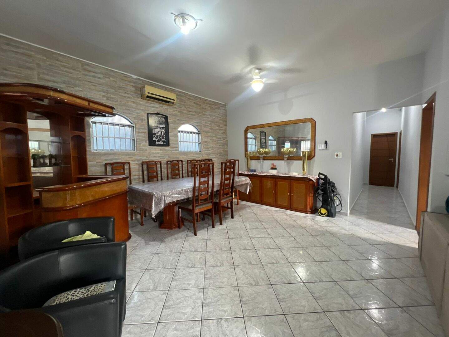 Casa à venda no Solemar: 