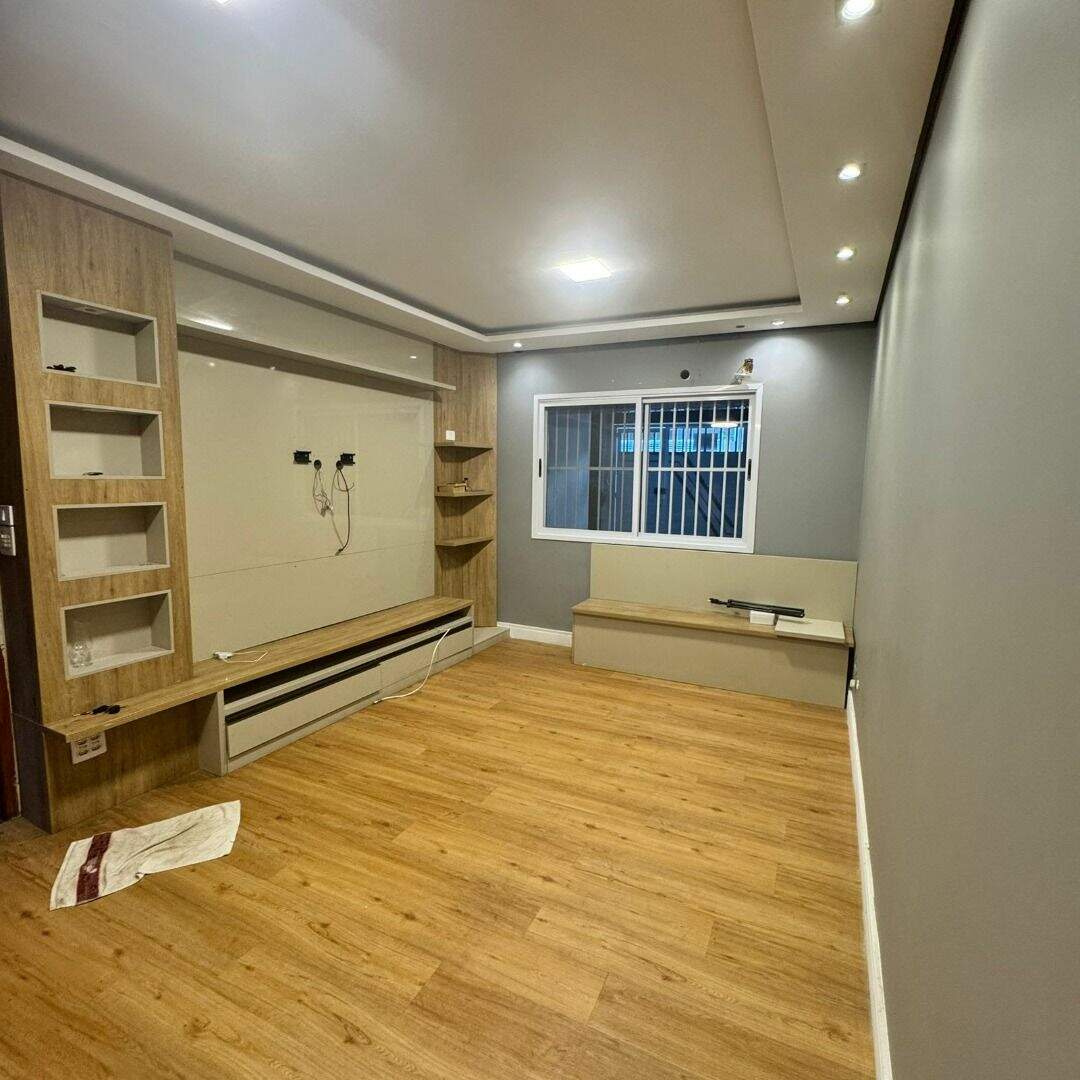 Casa à venda no Canto do Forte: 