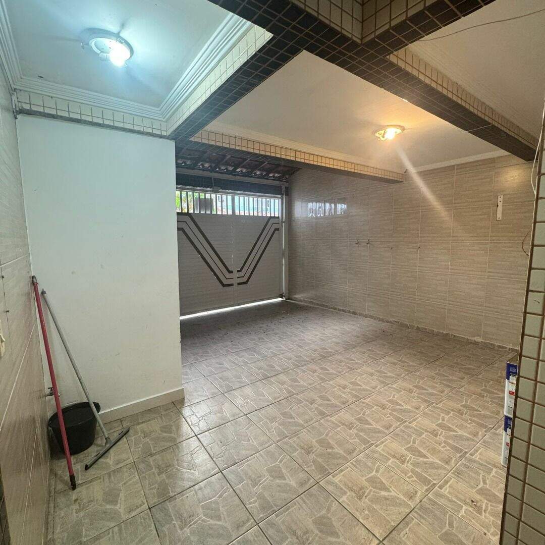 Casa à venda no Canto do Forte: 