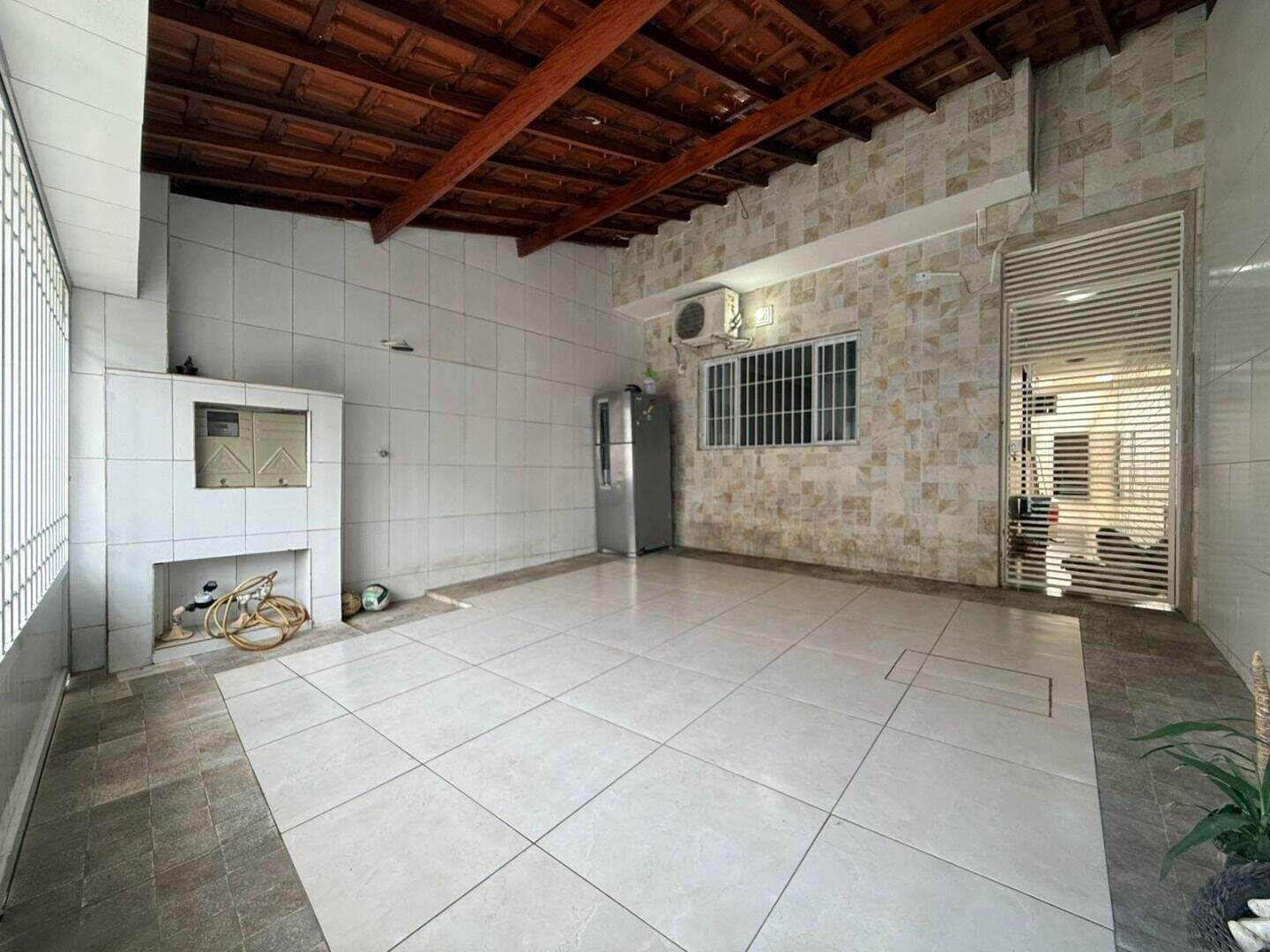 Casa à venda no Guilhermina: 