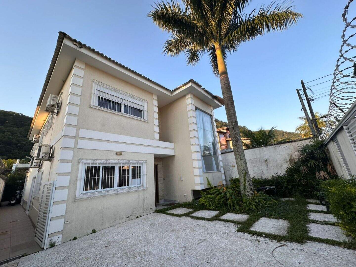 Casa à venda no Canto do Forte: 