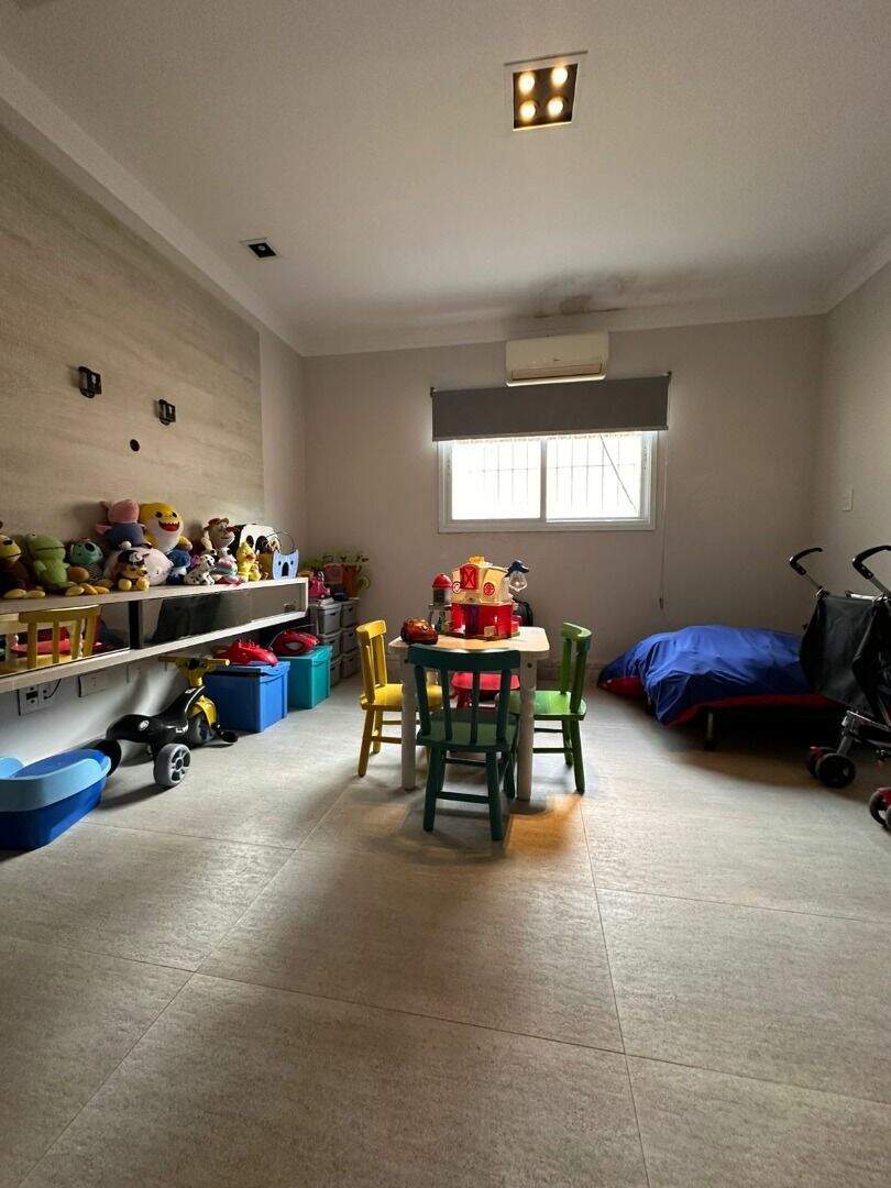 Casa à venda no Canto do Forte: 