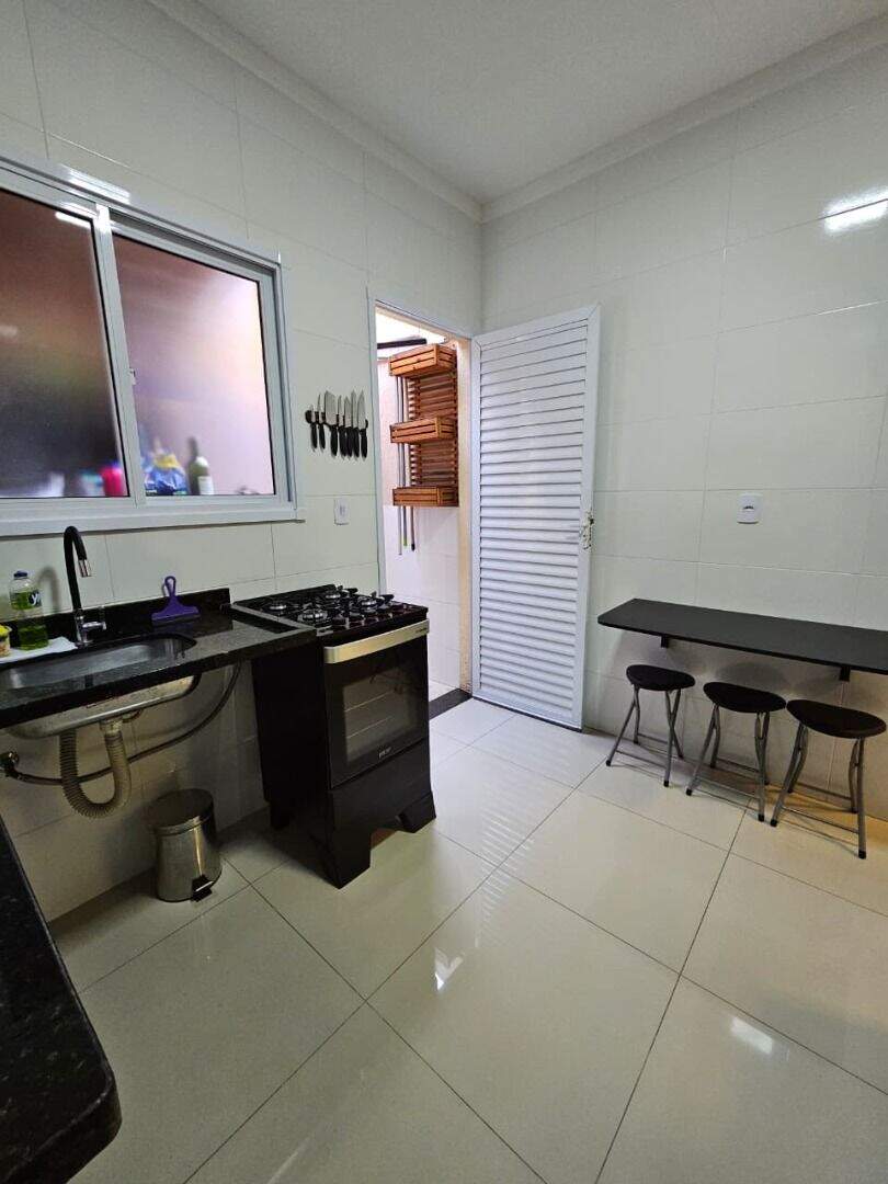 Casa à venda no Canto do Forte: 
