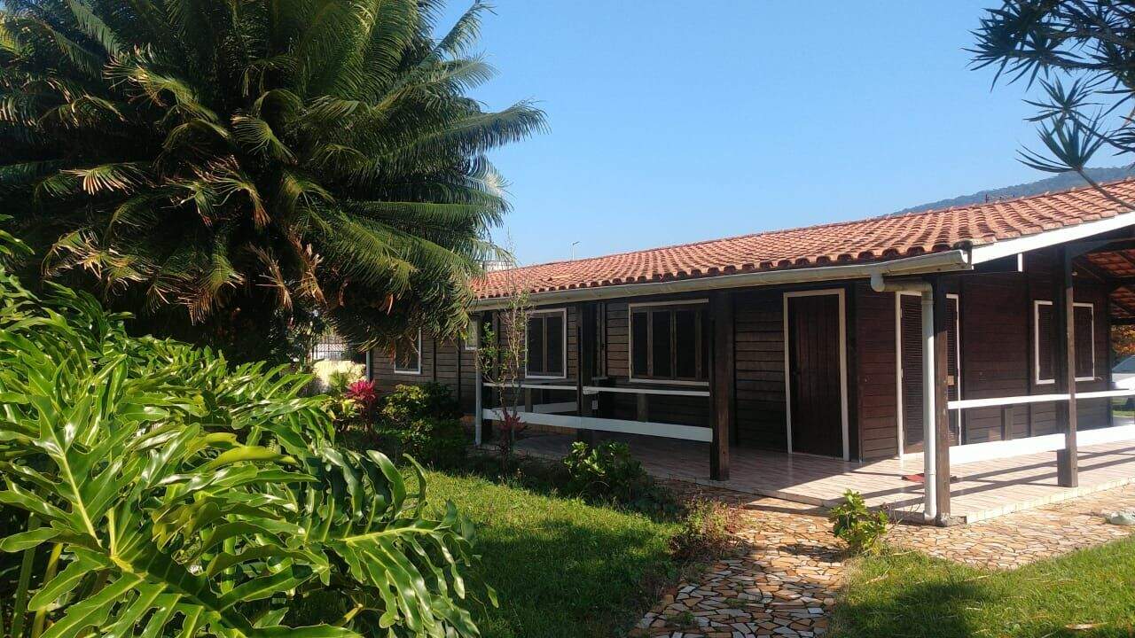 Casa à venda no Solemar: 