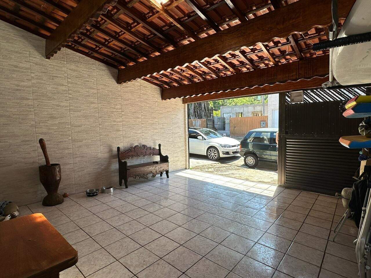 Casa à venda no Canto do Forte: 