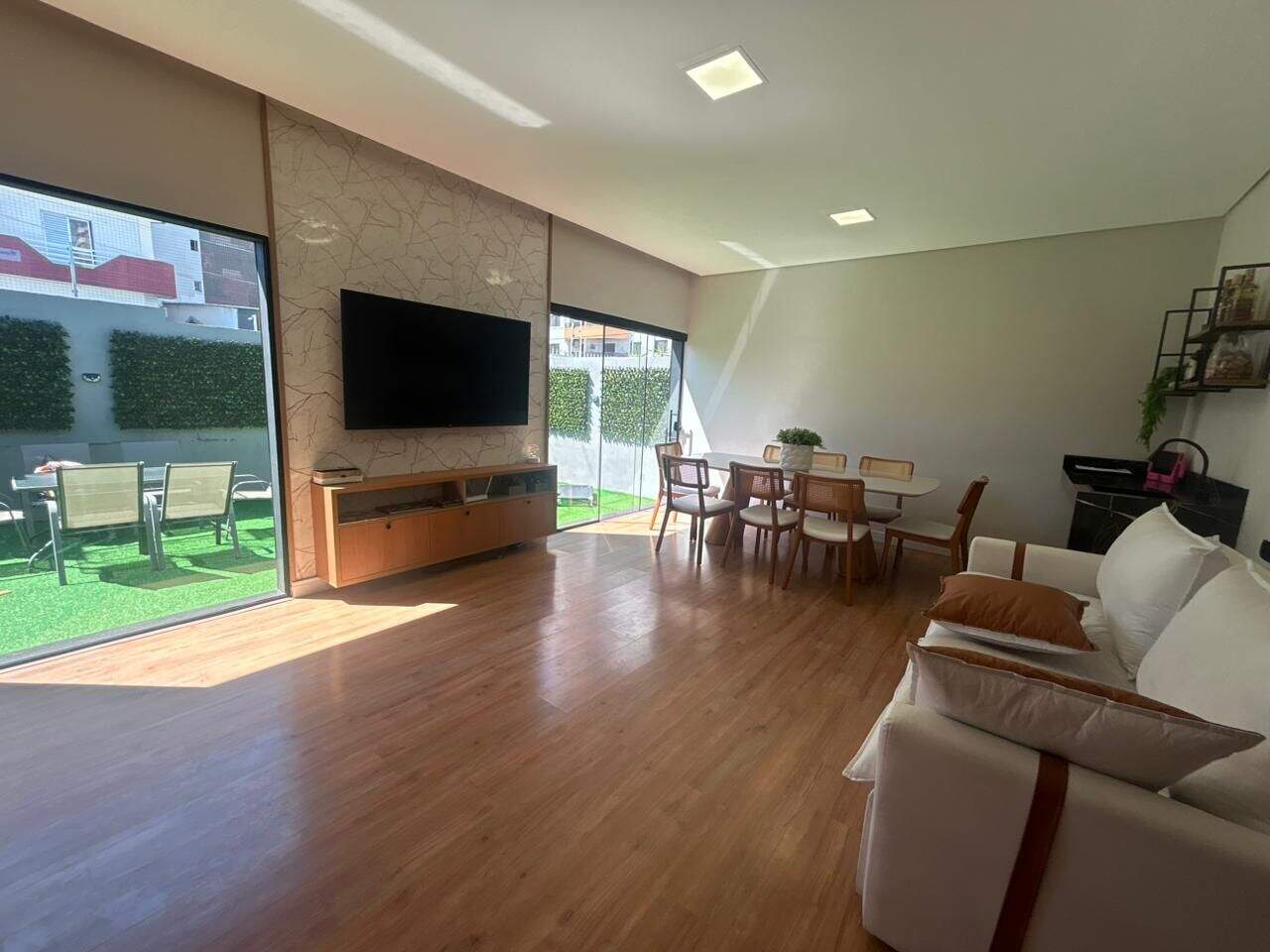 Casa à venda no Ocian: 
