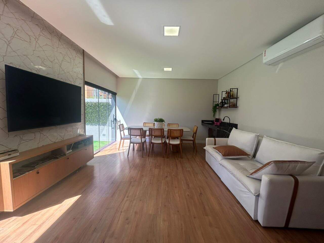 Casa à venda no Ocian: 