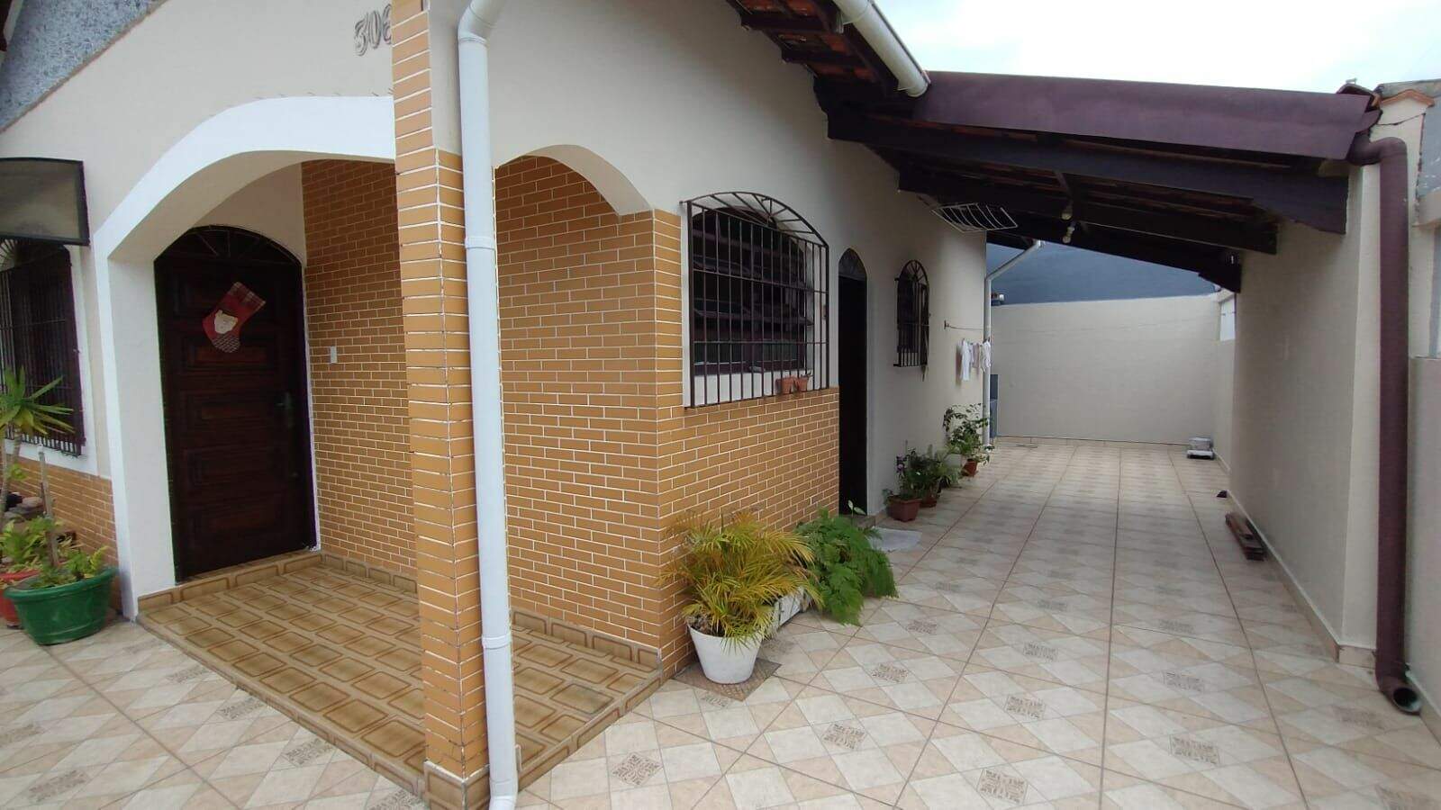 Casa à venda no Solemar: 