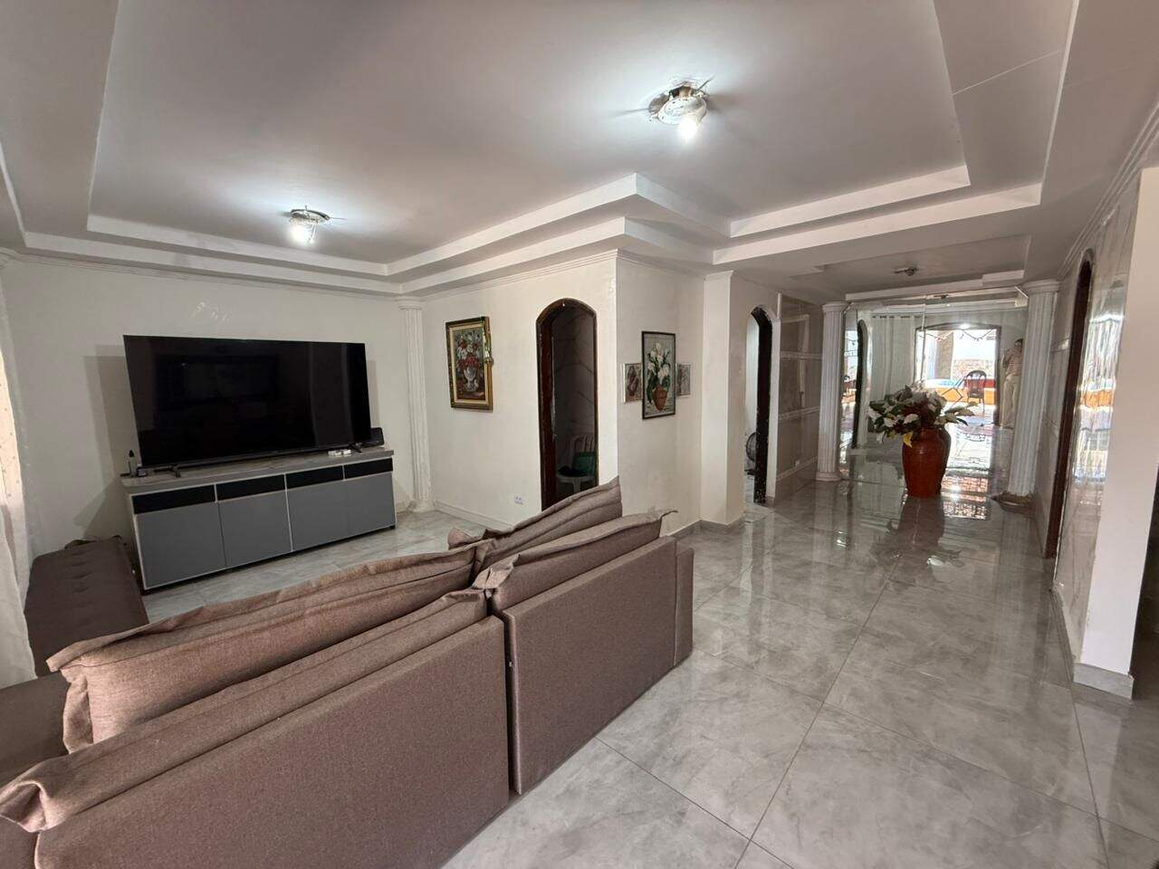 Casa à venda no Canto do Forte: 