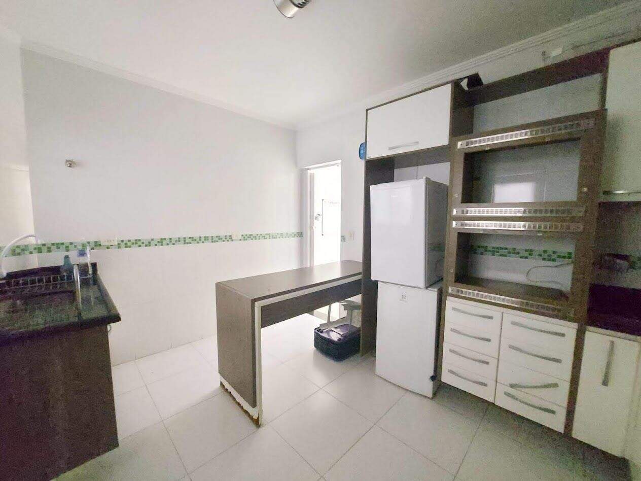 Casa à venda no Canto do Forte: 