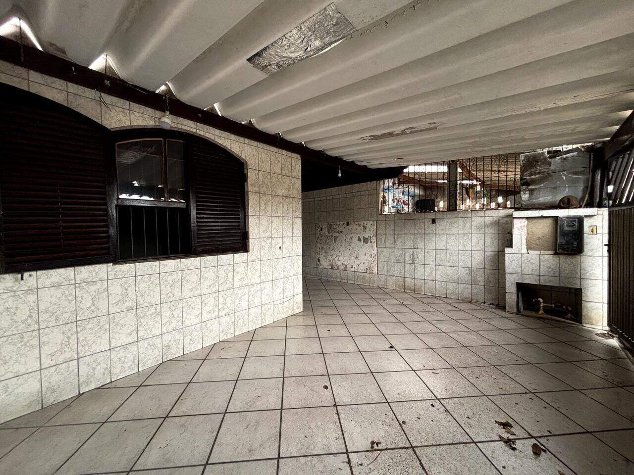 Casa à venda no Tude Bastos: 