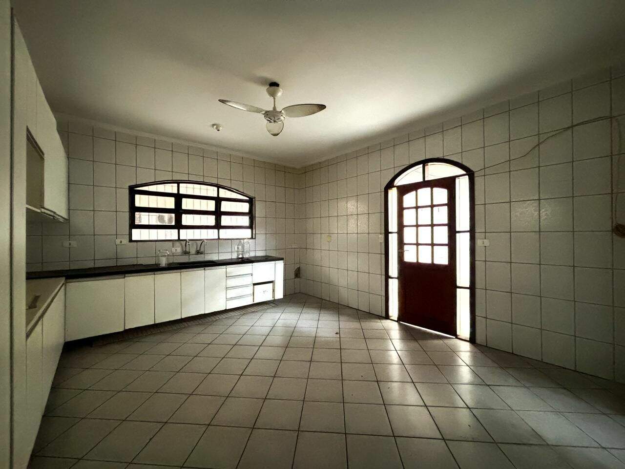 Casa à venda no Tude Bastos: 