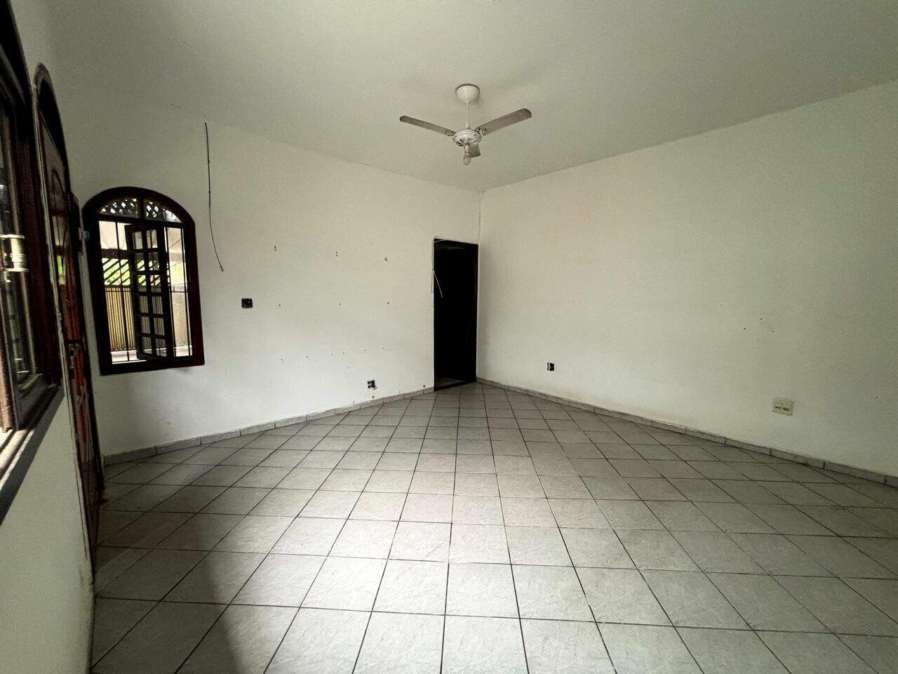 Casa à venda no Tude Bastos: 