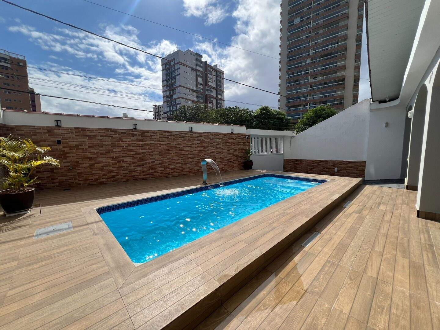 Casa à venda no Guilhermina: 