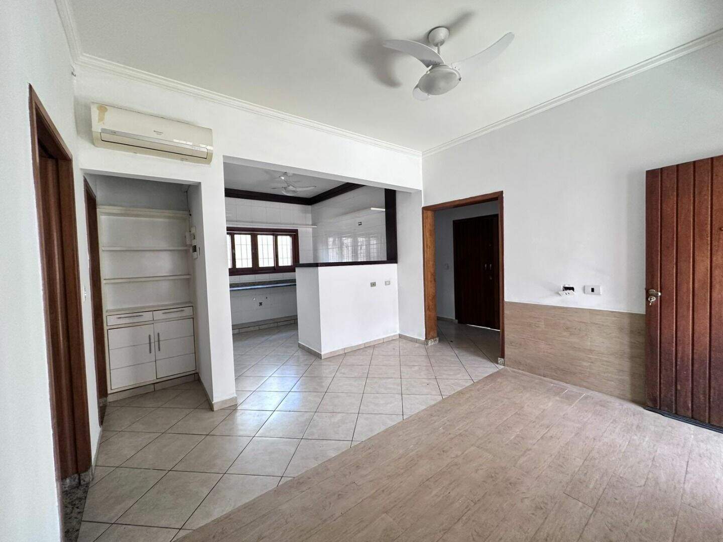 Casa à venda no Canto do Forte: 